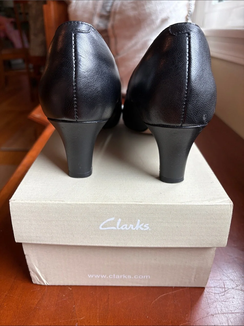 Clarks Black Leather Pointed Toe heels - Picture 5 of 5
